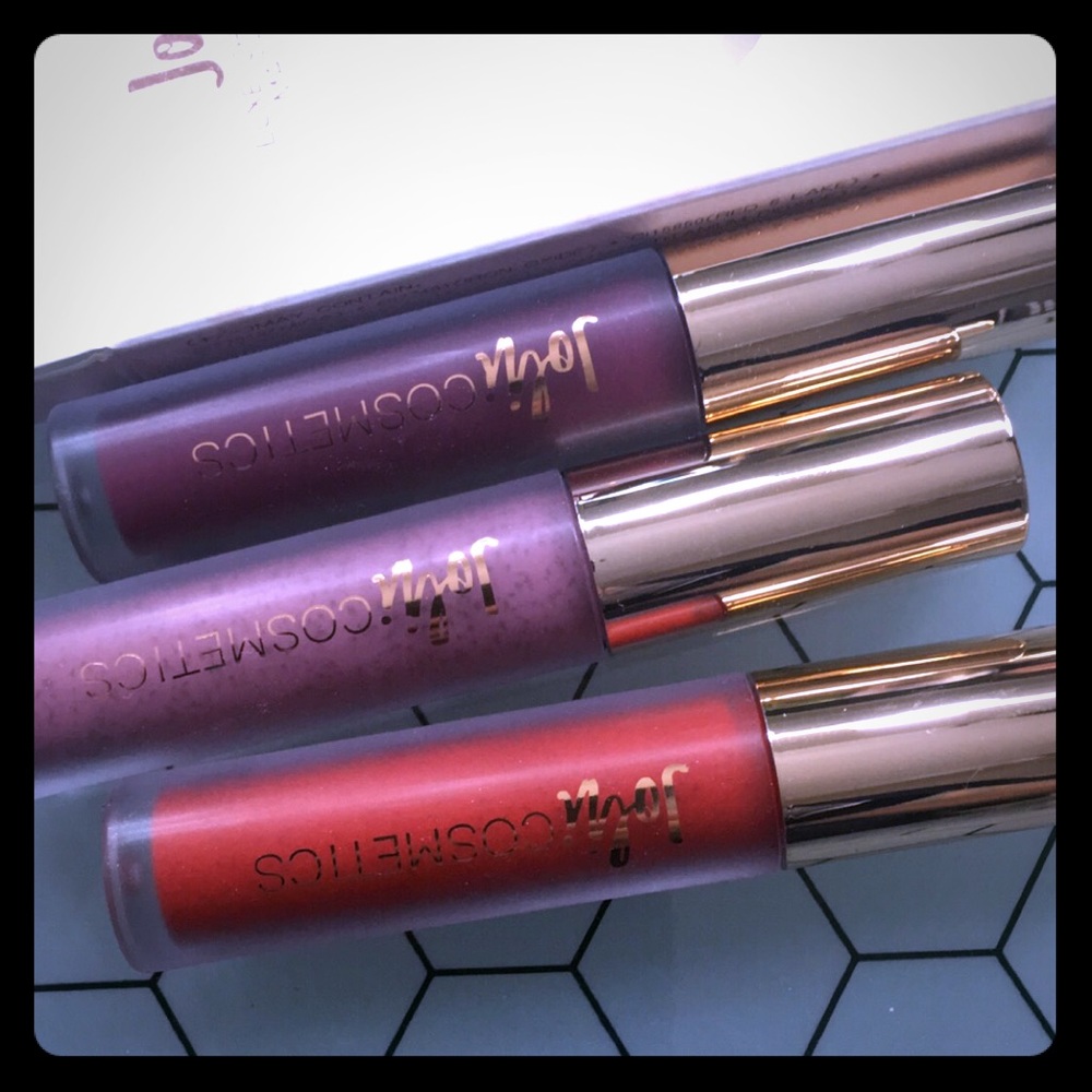 MATTE LIQUID LIPSTICK